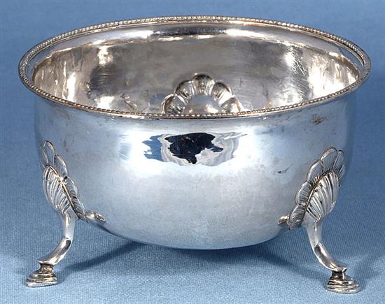 A George III Irish silver bowl, Dia: 5 ¾”/145mm Height 3 ½”/85mm Weight 7.2oz/203gr